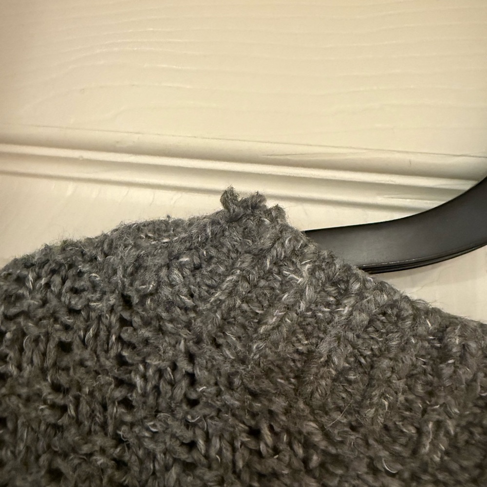 Hollister Women's Gray Cable Knit Sweater - Picture 5 of 5
